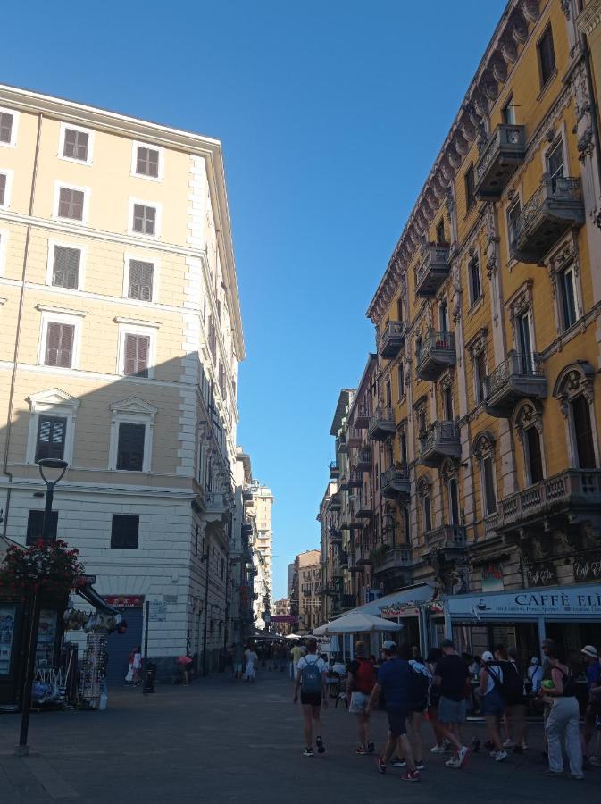 A La Gare Apartment La Spezia Bagian luar foto